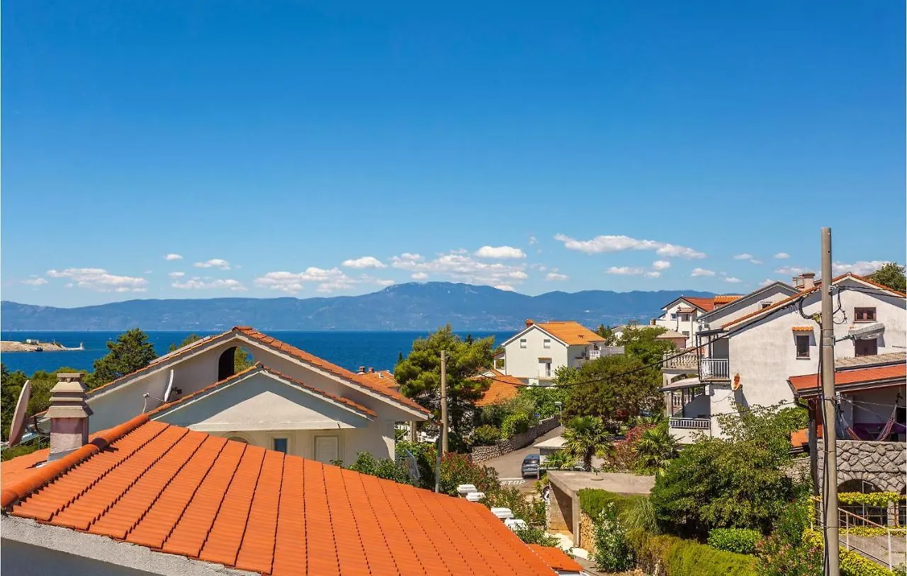 Lovely Apartment In Omisalj With House Sea View 크로아티아